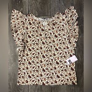 NWT SO Cutout Flutter Sleeve Top